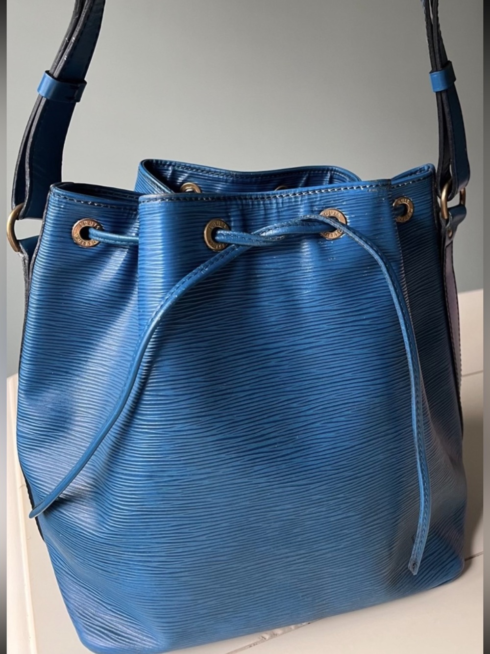 Authentic Louis Vuitton Noe Epi Leather Shoulder Bag Blue Bucket Bag Drawstring